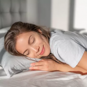 6 Bahaya Tidur Tengkurap bagi Kesehatan