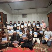 Santri Baitur Rohman Belajar Hidup Bersih, Tim PKM FK Unisba Turun Langsung ke Pesantren