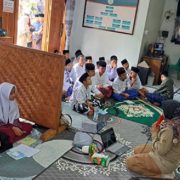 Dosen FK Unisba Berdayakan Dokter Alumni untuk Wujudkan Pesantren Bebas Skabies di Ciamis