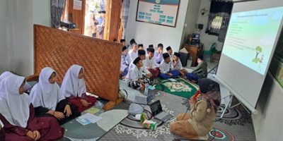 Dosen FK Unisba Berdayakan Dokter Alumni untuk Wujudkan Pesantren Bebas Skabies di Ciamis