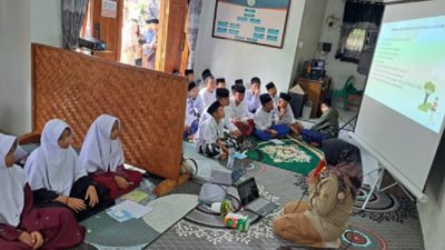 Dosen FK Unisba Berdayakan Dokter Alumni untuk Wujudkan Pesantren Bebas Skabies di Ciamis