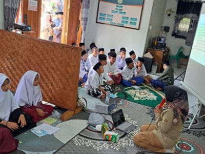 Dosen FK Unisba Berdayakan Dokter Alumni untuk Wujudkan Pesantren Bebas Skabies di Ciamis