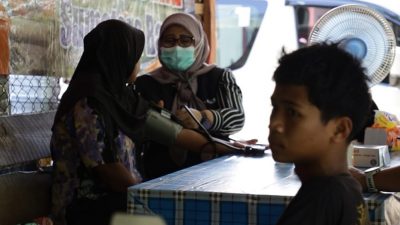 Sekitar 300 Warga Terlayani, Unisba Hadirkan Layanan Kesehatan Pascabanjir di Pasar Usang, Agam